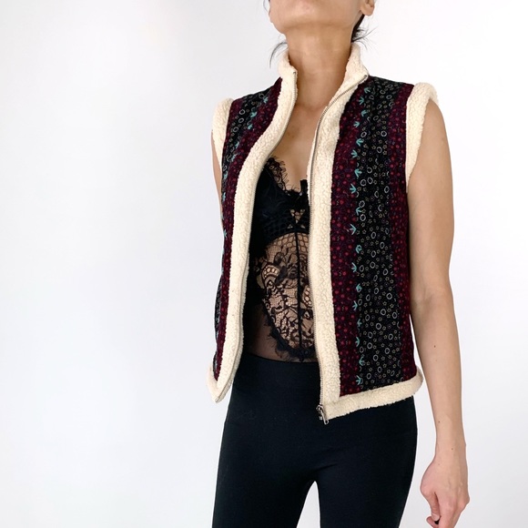 KIMCHI & BLUE shearling vest- URBAN OUTFITTERS - Picture 5 of 8